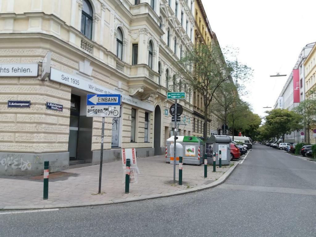 Bonbon Apartment Виена Екстериор снимка